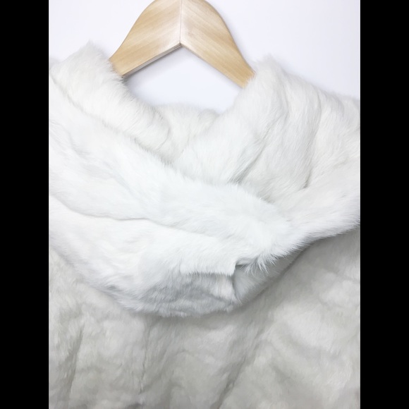 Paramount New York fur coat with hood NWOT - Picture 8 of 8